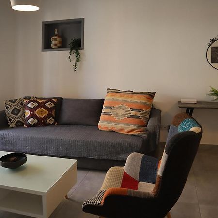 Alex'S Vacation Suite - 100M From The Beach - 6 Guests بافوس المظهر الخارجي الصورة