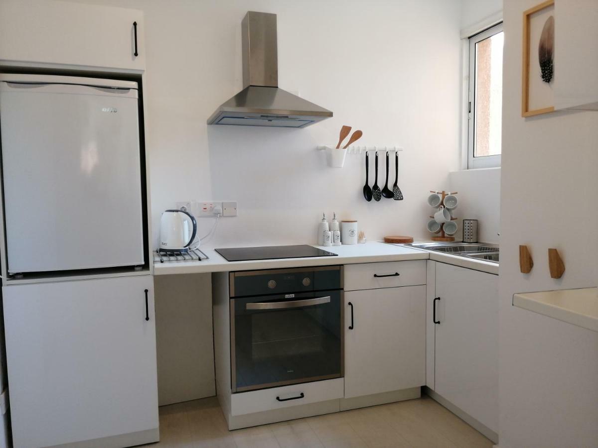 Alex'S Vacation Suite - 100M From The Beach - 6 Guests بافوس المظهر الخارجي الصورة